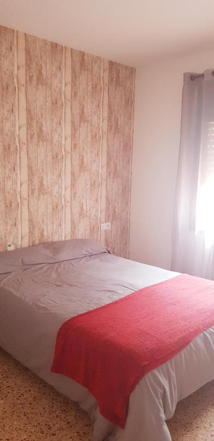 Hostal Braseria Tivissa Buitenkant foto
