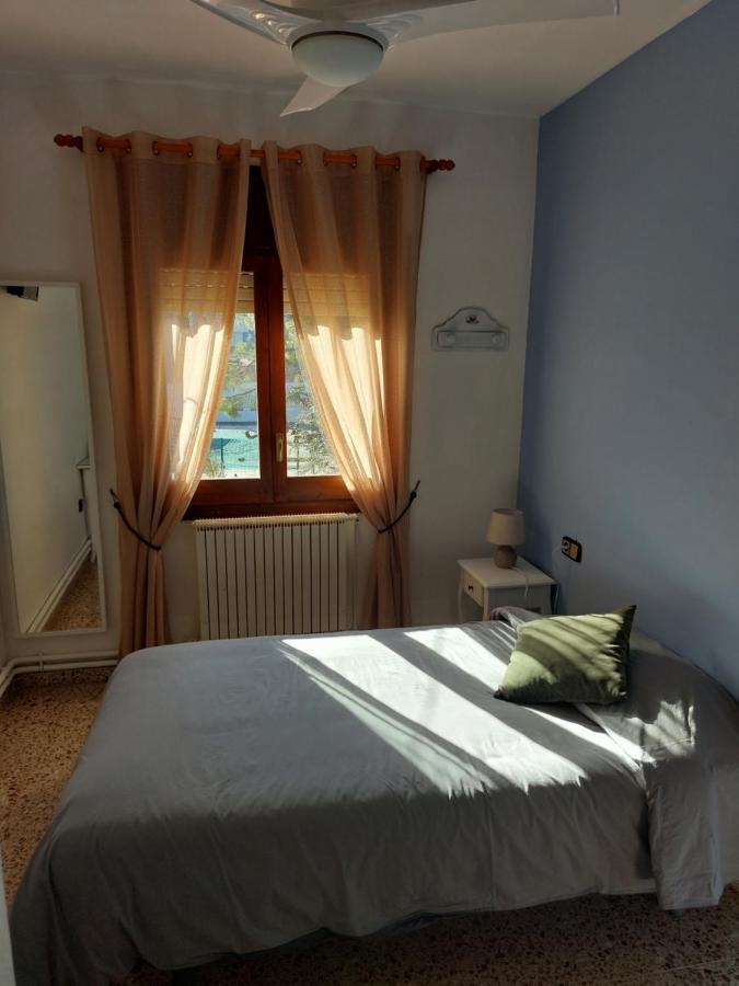 Hostal Braseria Tivissa Buitenkant foto