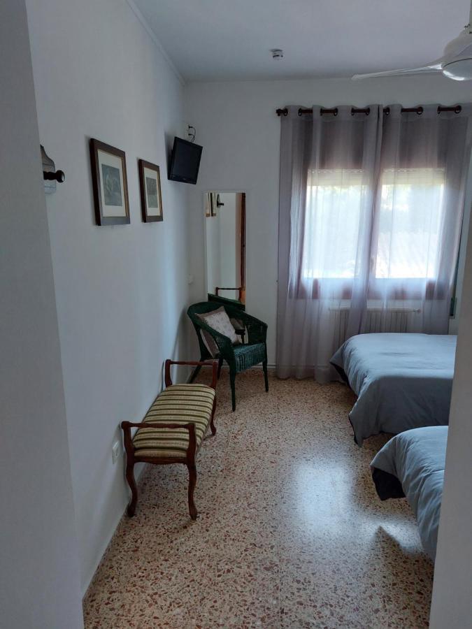 Hostal Braseria Tivissa Buitenkant foto