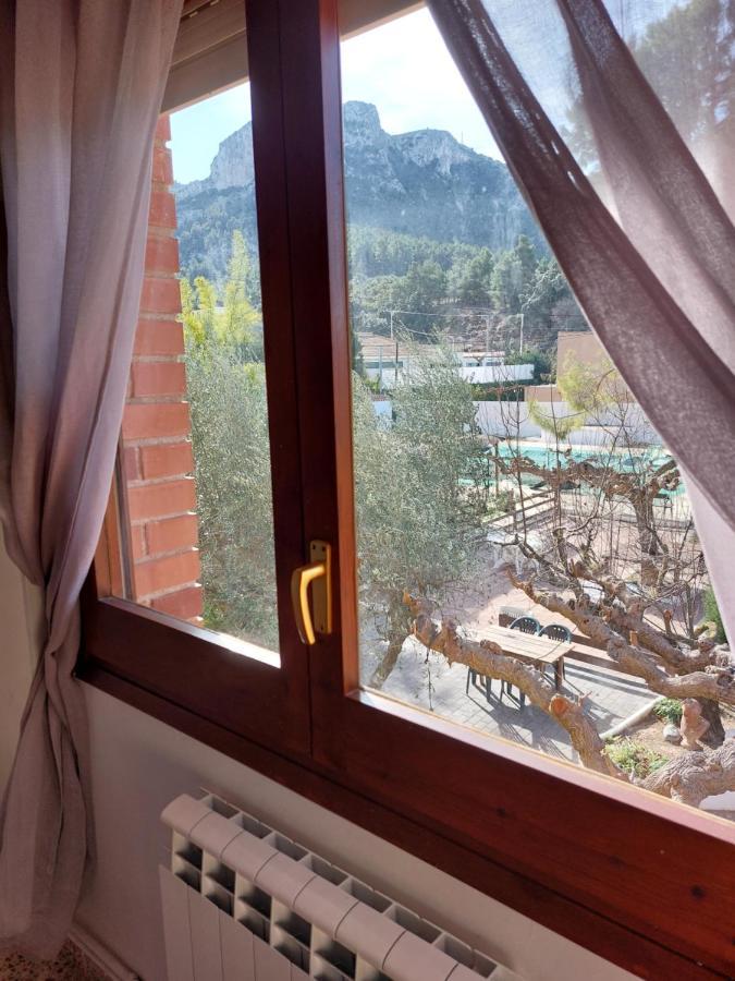 Hostal Braseria Tivissa Buitenkant foto