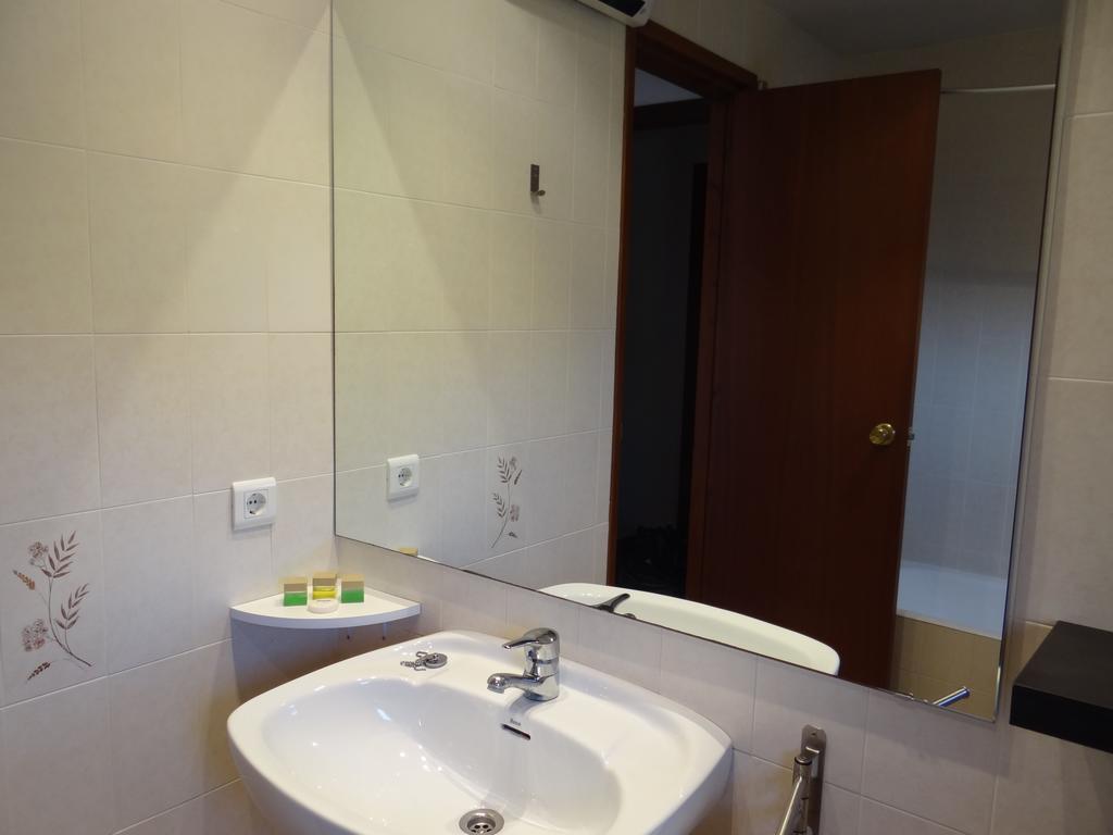Hostal Braseria Tivissa Buitenkant foto